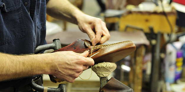 Ünlü ayakkabı fabrikası iflas etti! Sahibi pes etmedi, öyle bir şey yaptı ki...