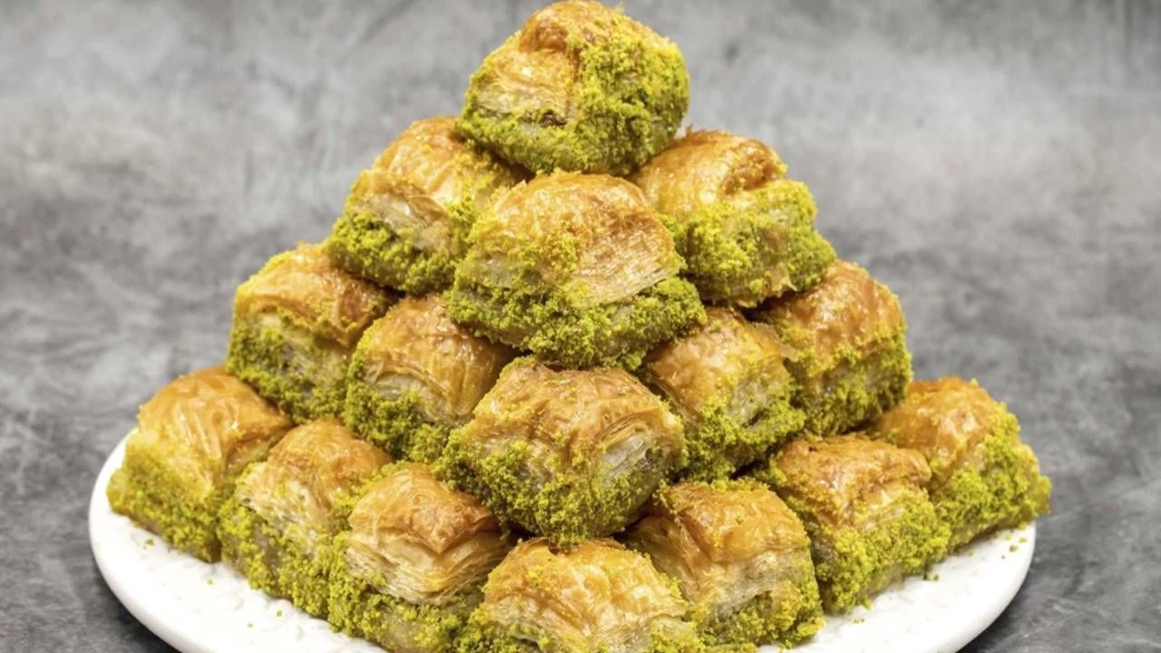 Ünlü baklavacıda akılalmaz hile!