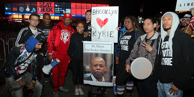 Ünlü basketbolcu aşı olmadı, taraftar destek için sokağa indi