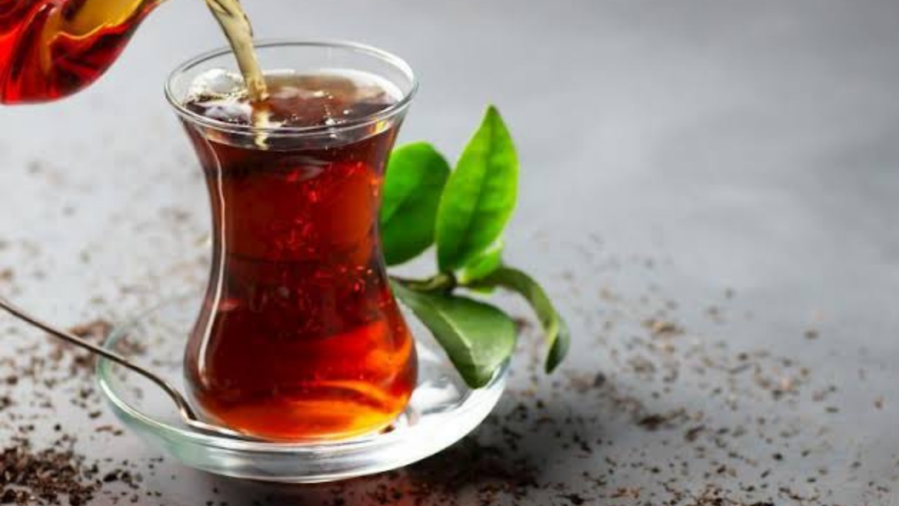 Ünlü çay markasında zehir şoku: Pestisitli siyah çaylar raflardan toplatılıyor!