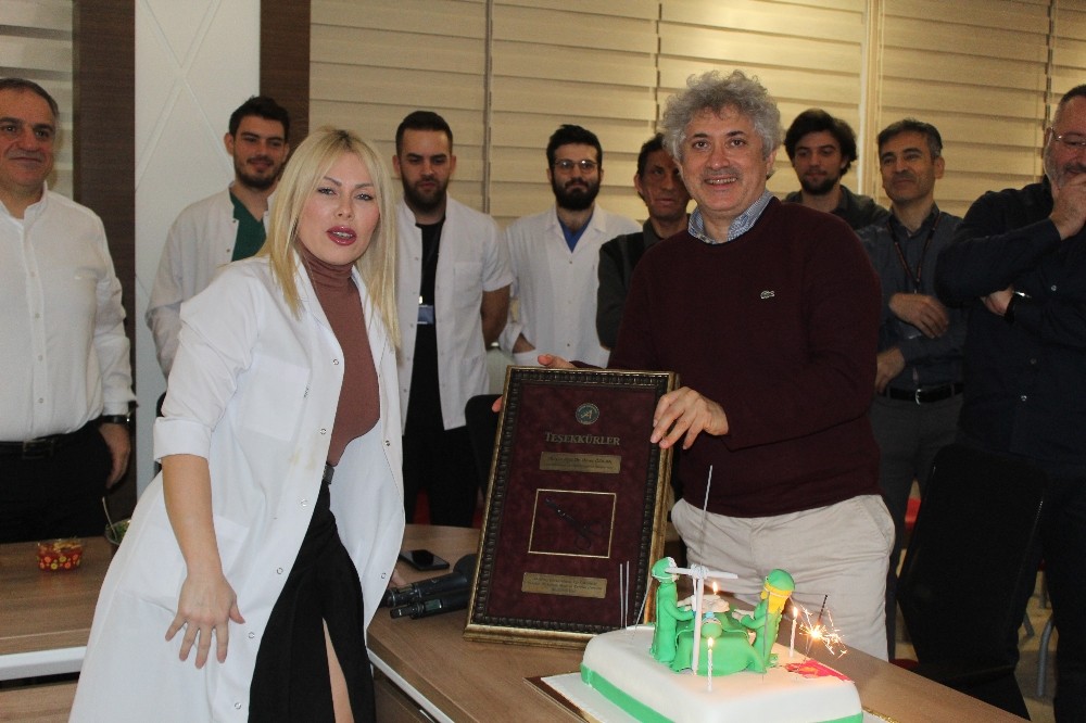 Ünlü Estetik ve Plastik Cerrah Özkan’a eşinden duygulandıran doğum günü 