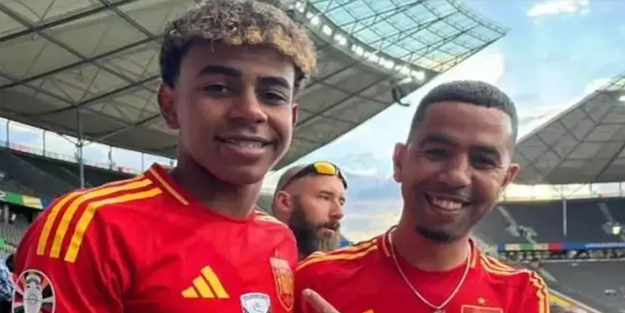 Ünlü futbolcunun babası bıçaklandı!