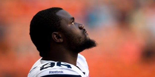 Ünlü futbolcunun tweeti başına dert oldu