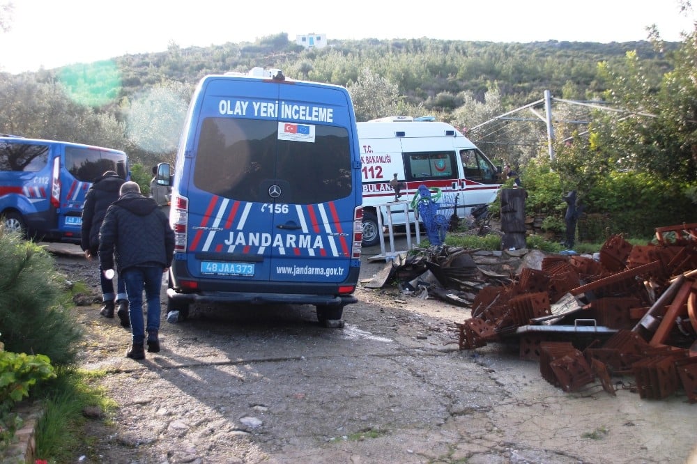 Ünlü heykeltıraş evinde ölü bulundu 