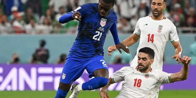 Ünlü İranlı futbolcu için şok eden karar: Belgeler, sızdırılan bilgiler sonrası o ülke açıkladı! Karimi'ye ceza var