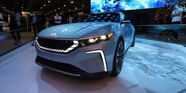 Ünlü isimlerden TOGG mesajı: Keyifle alıp kullanacağım