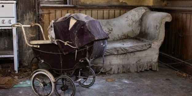 Ünlü isimlerin harabeye dönen evleri - FOTO