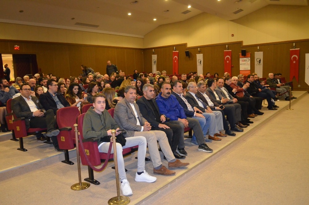 Ünlü isimlerin yer aldığı ’Bu kadar da olmaz’ oyunu Didim’de sahnelendi 