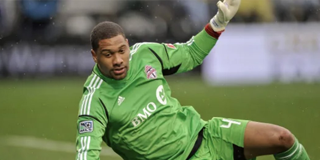 Ünlü kaleci kazada öldü