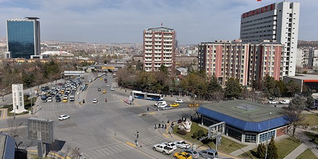 Ünlü meydanın adı değiştirildi!