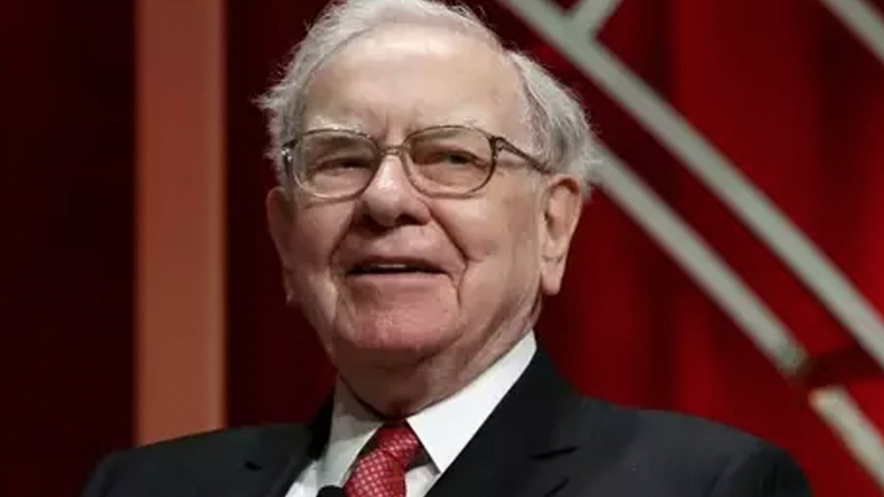 Ünlü milyarder Warren Buffett Japonya'daki yatırımlarını artırıyor