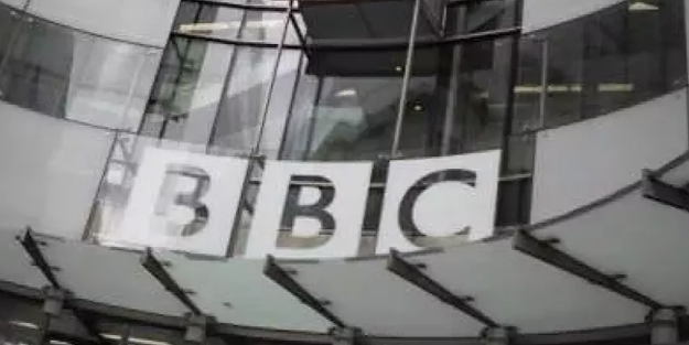 Ünlü milyoner iş insanını öne sürmüştü! İngiltere'de olay oldu: BBC Yönetim Kurulu Başkanı istifa etti