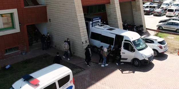 Ünlü olma hayaliyle vatandaşları dolandıran çete yakayı ele verdi