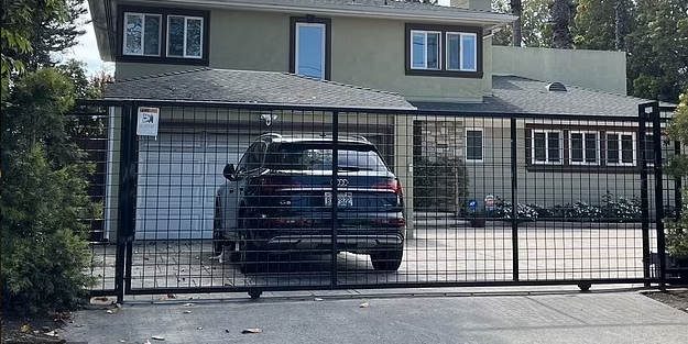 Ünlü oyuncu evinde ölü bulundu