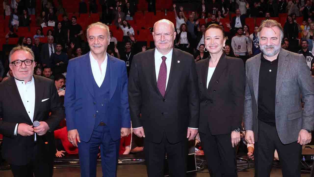 Ünlü oyunculardan “dizi süresi” serzenişi…