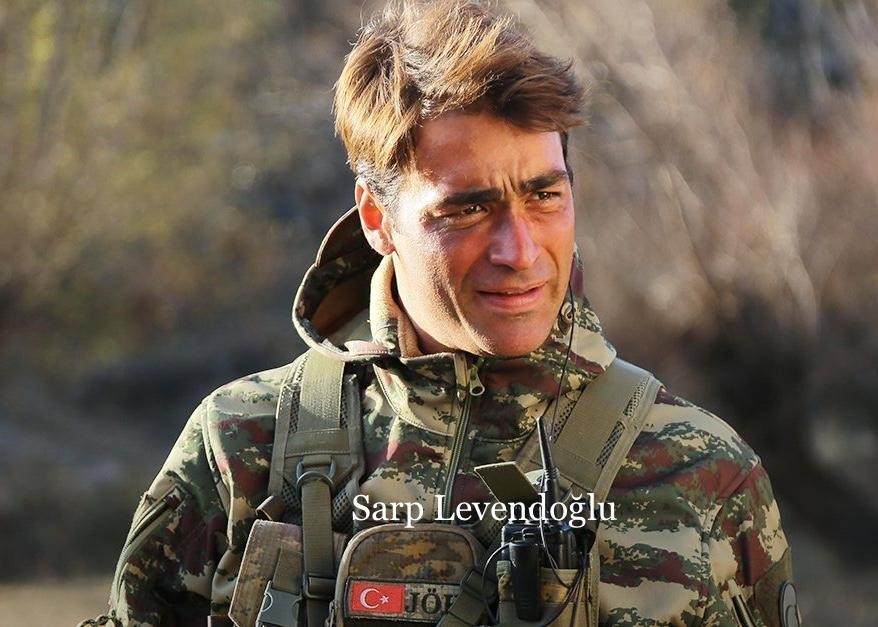Ünlü oyunculardan üniversite öğrencilerine mesaj 