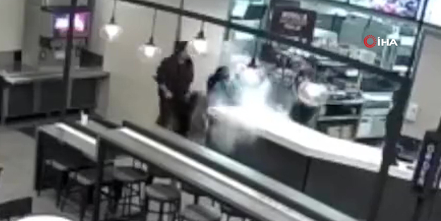 Ünlü restoranda şoke eden olay! Personelle tartışan müşterilere kaynar su döktü