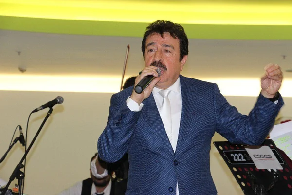 Ünlü şair Ahmet Selçuk İlkan'ın kızlarını yaktılar