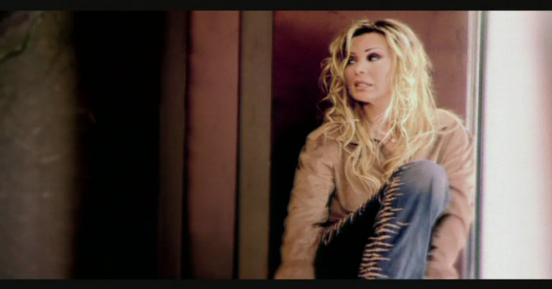 Ünlü sanatçı Harika Avcı intihar etti