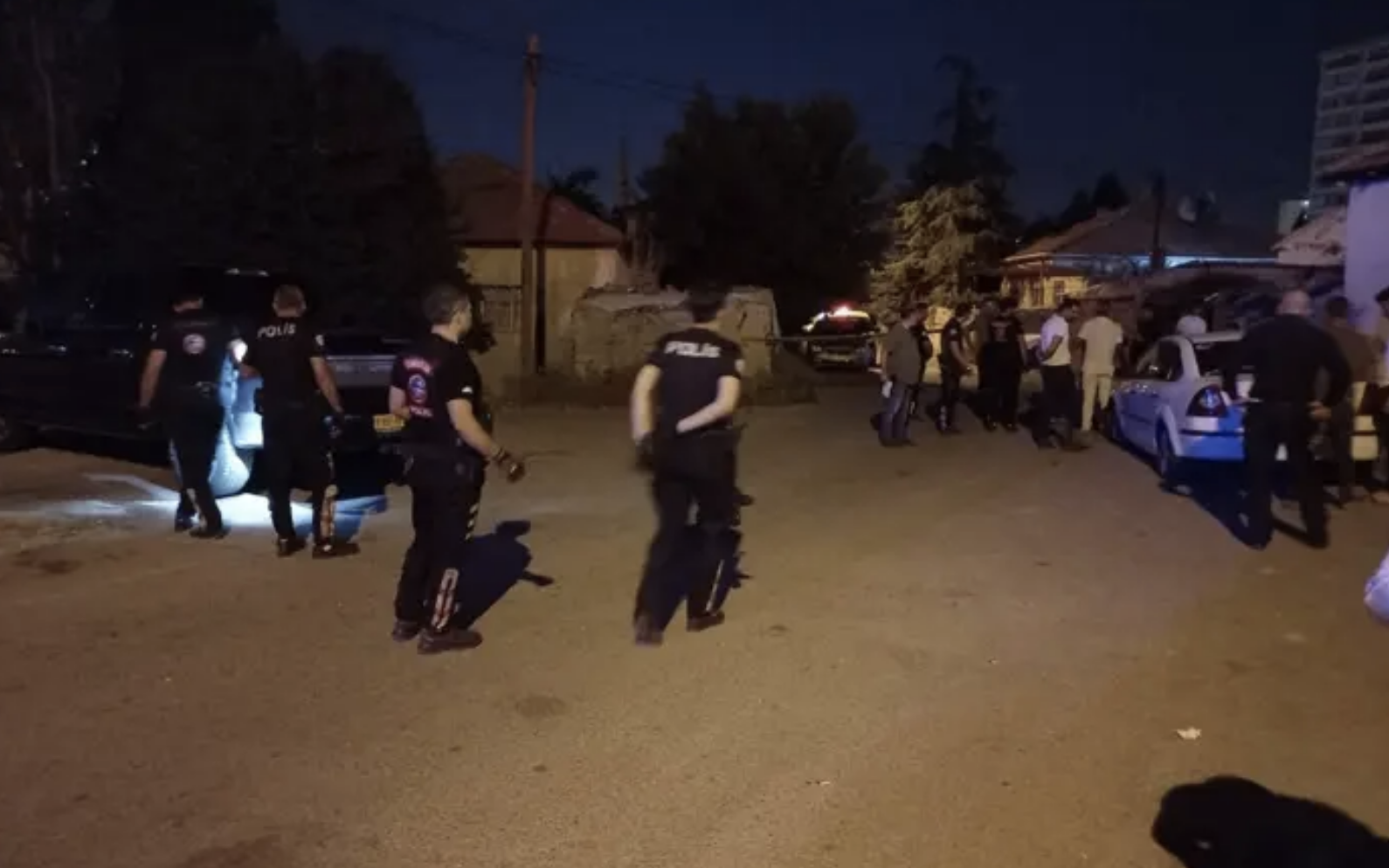 Ünlü sanatçı ve oğluna mahkemeden karar çıktı! 42 yıl hapis! "Kimseyi vurmak gibi niyetim yoktu" desede karar net!