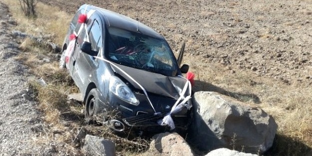 Ünlü şarkıcı kaza geçirdi! Ağır yaralı