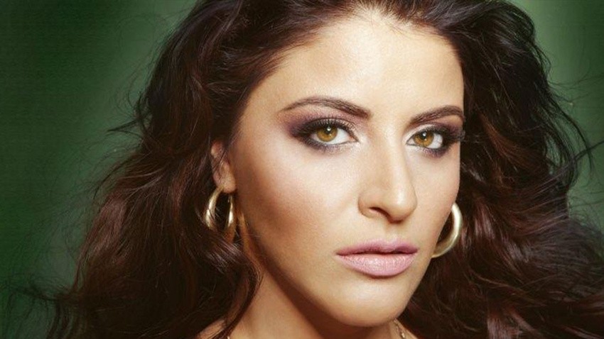 Ünlü şarkıcı Zara'dan kahreden haber