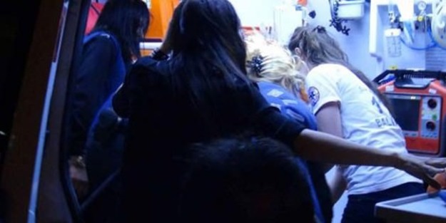 Ünlü şarkıcının konserinde sahne çöktü