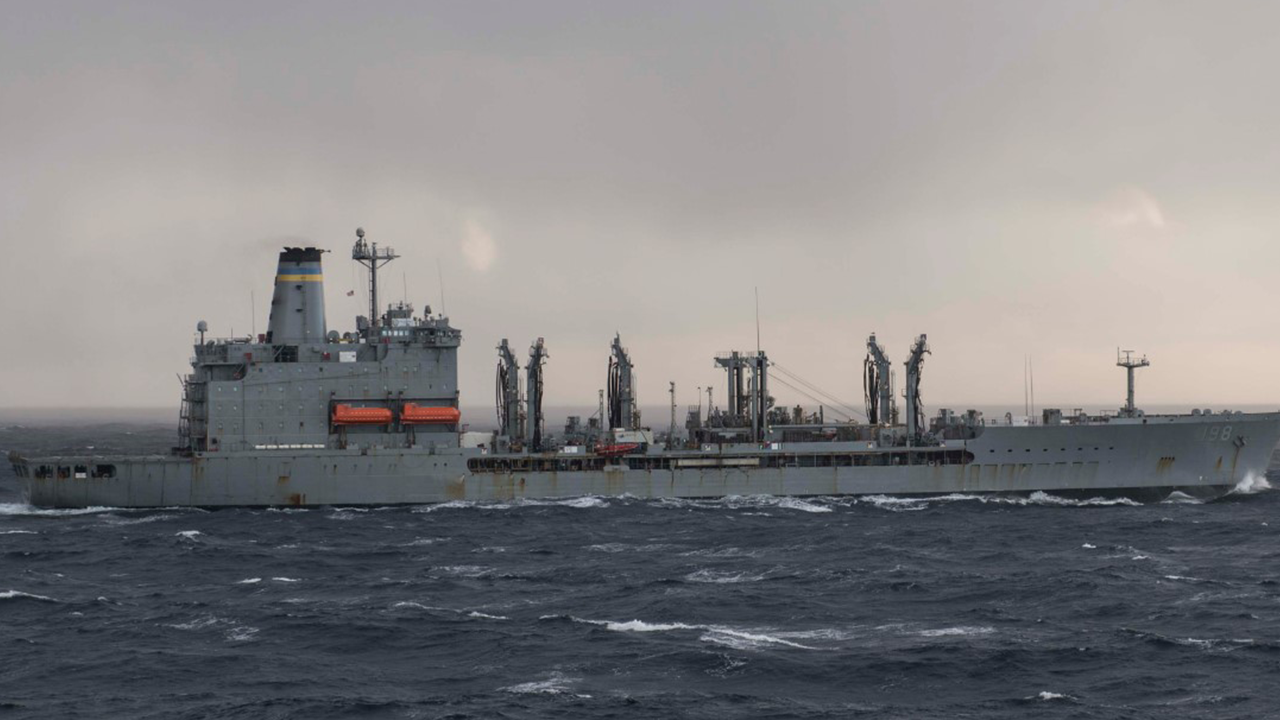 Ünlü savaş gemisi batıyor! Allah'ın adaleti işte, beter olun