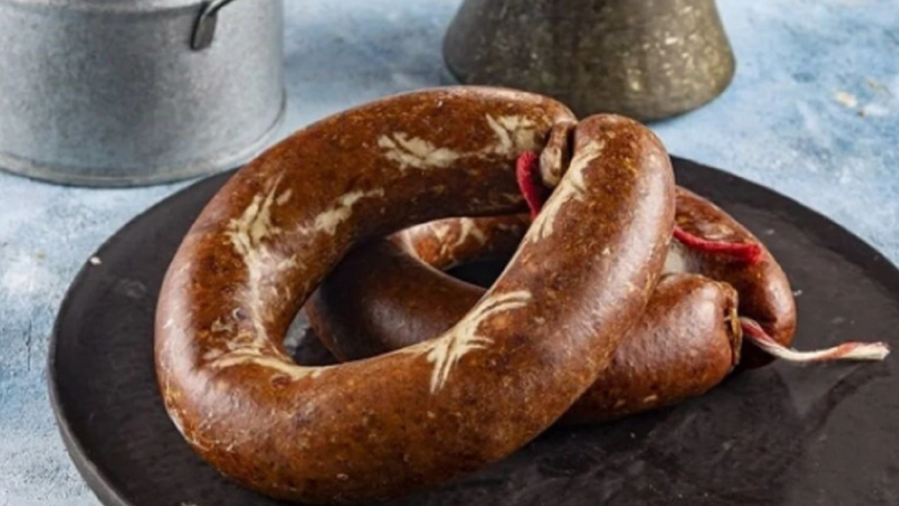 Ünlü sucuk markasında tek tırnaklı hayvan eti tespit edildi!