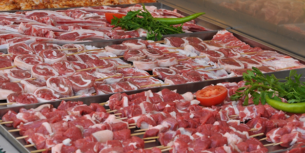 Ünlü süpermarketten Müslümanlara büyük terbiyesizlik! Et reyonunda alçak uygulama