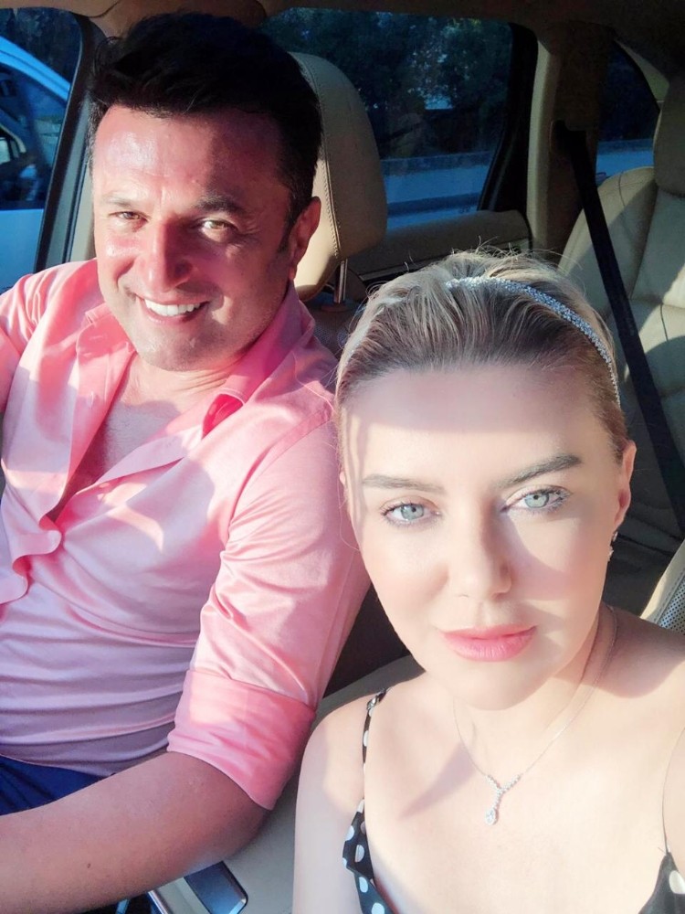 Ünlü teknik adam eşine olan aşkını şiirle anlattı 