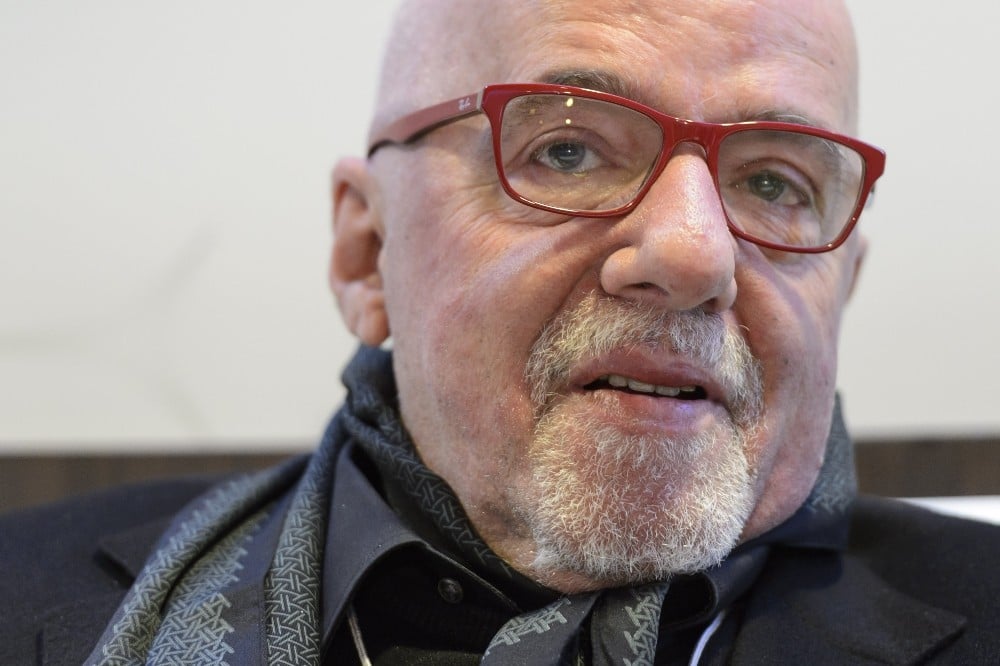 Ünlü yazar Paulo Coelho, Fransa’dan özür diledi 
