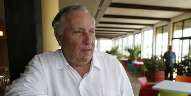 Ünlü yazardan casusluk itirafı!