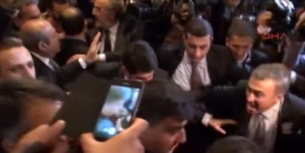 Kılıçdaroğlu'nu yumruklayanı feci şekilde darp ettiler