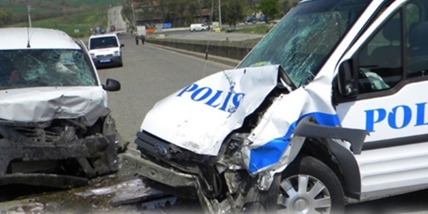 Bakan konvoyunda feci kaza