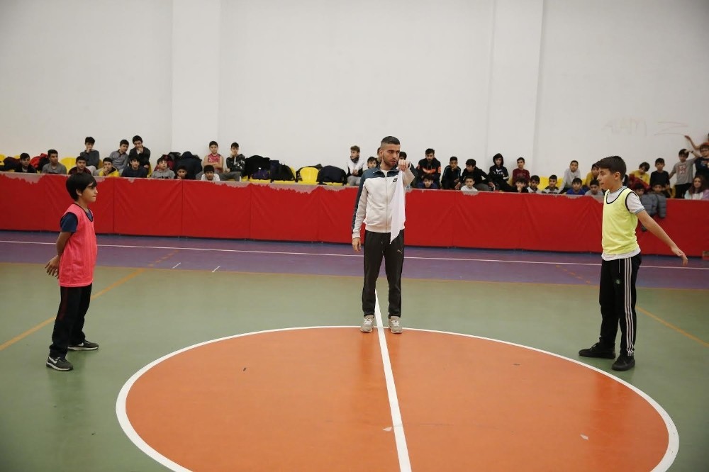 Unutulan sokak oyunları Başakşehir’de canlandı 
