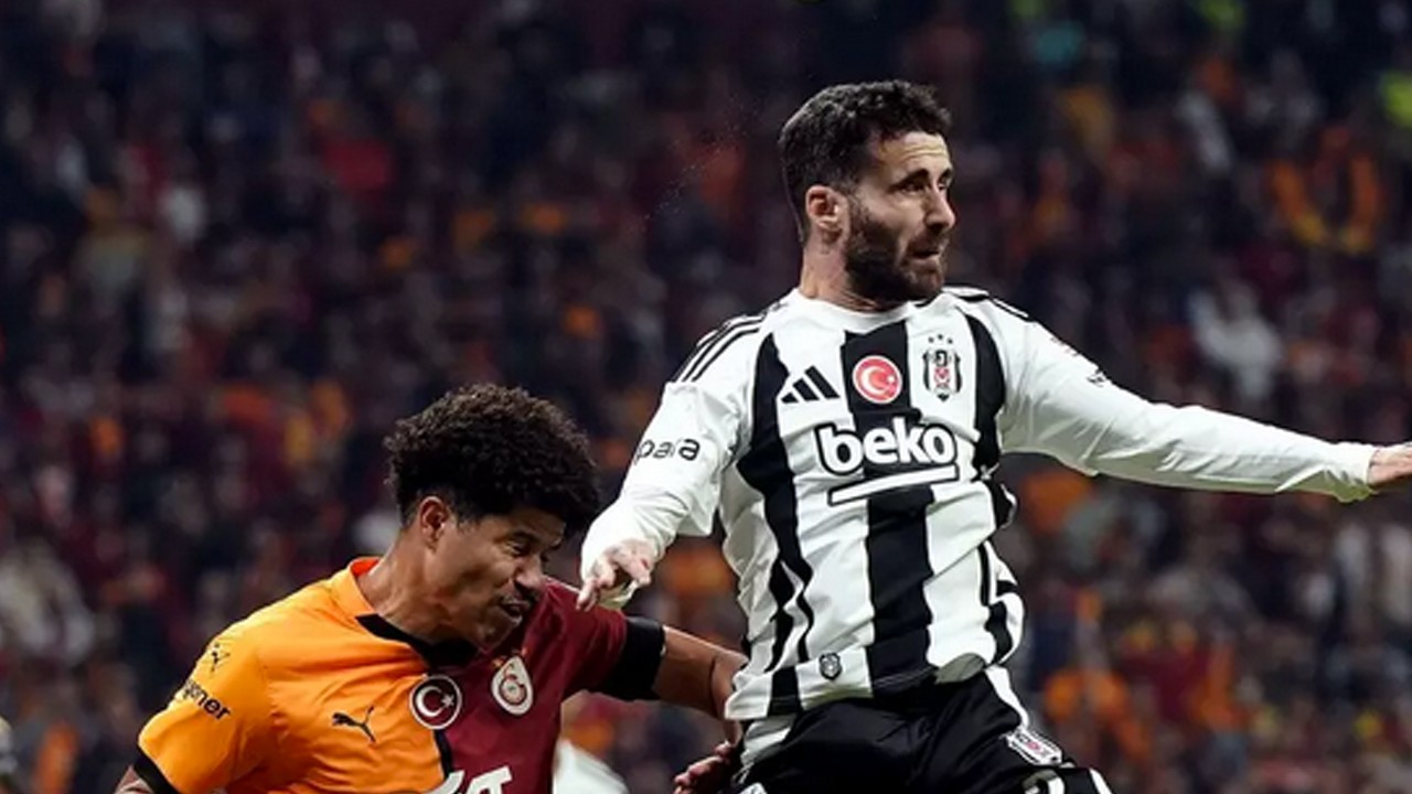 üper Lig'de düğüm dev derbiyle çözülüyor! Beşiktaş-Galatasaray maçı öncesi dikkat çeken detaylar... İşte muhtemel 11'ler