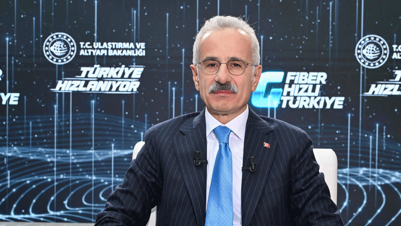 Uraloğlu açıkladı: 5G ihalesinde tarihi rakam! Hazineye 3,5 milyar dolar katkısı oldu