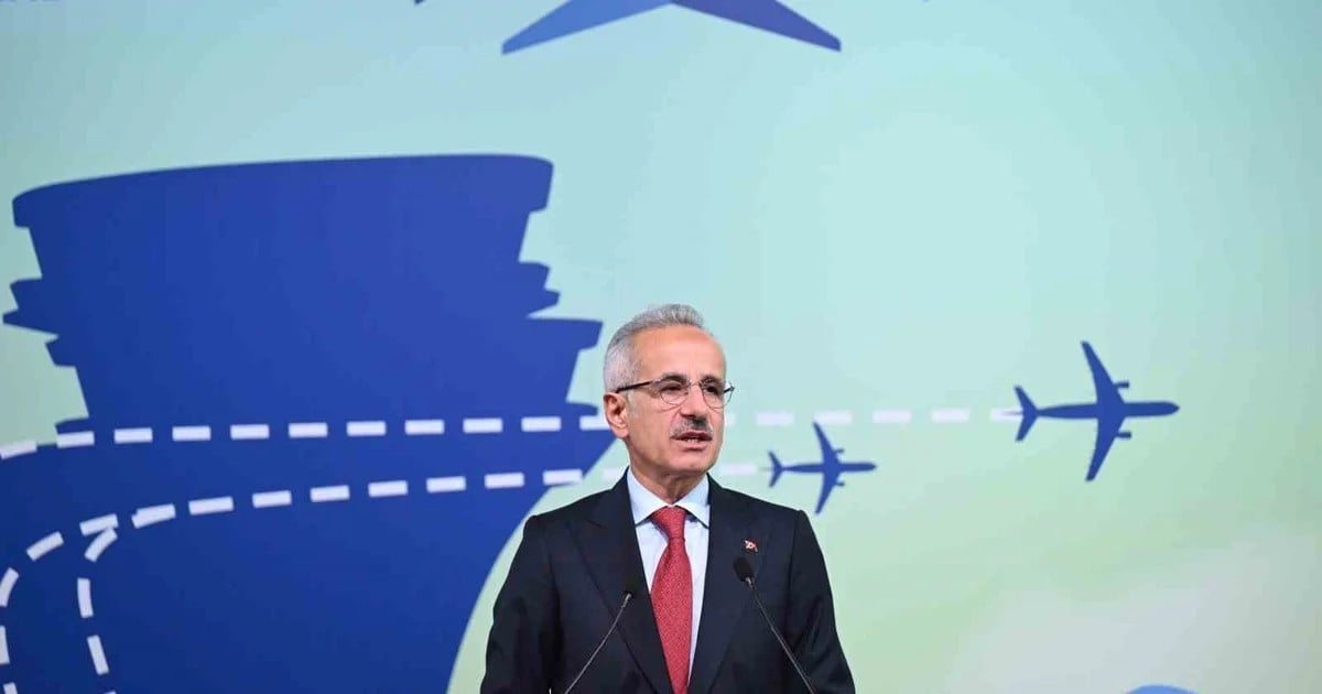 Uraloğlu: Türkiye hava sahasındaki iç hat, dış hat ve transit uçuşlar anlık izlenebiliyor