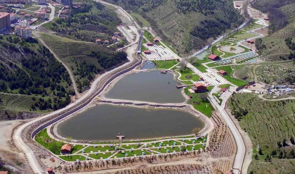 Üreğil Millet Bahçesi korona virüse karşı kapılarını kapattı 