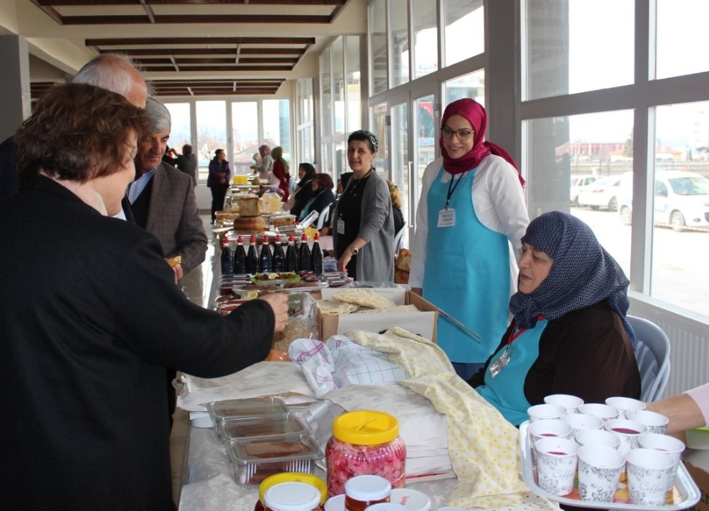 Üretici kadınlar birliği stantlarına ilgi yoğun oldu 
