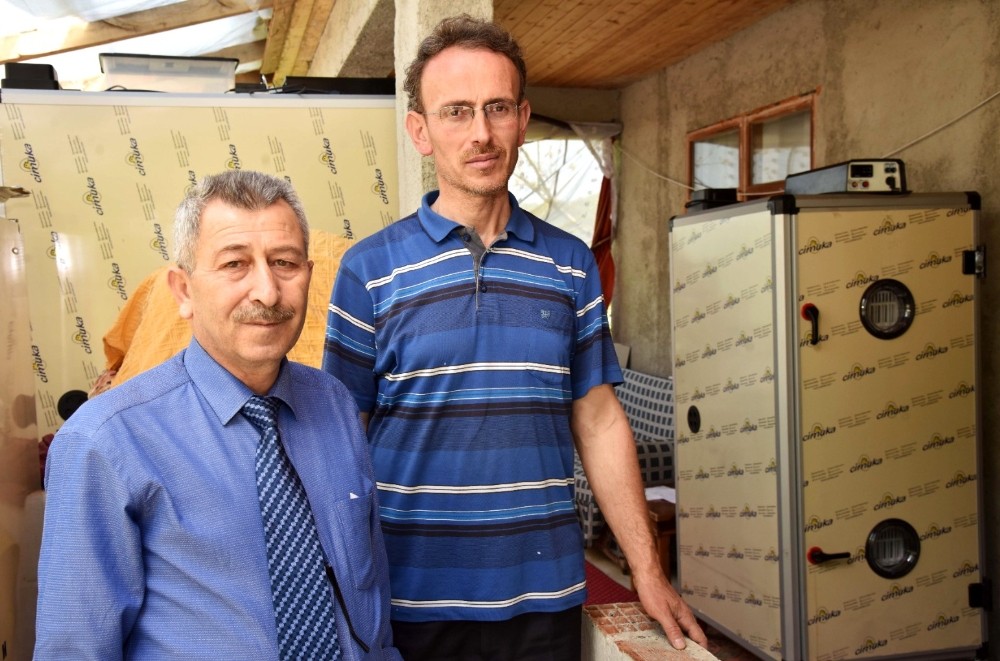 Üreticiye kuluçka makinesi desteği 