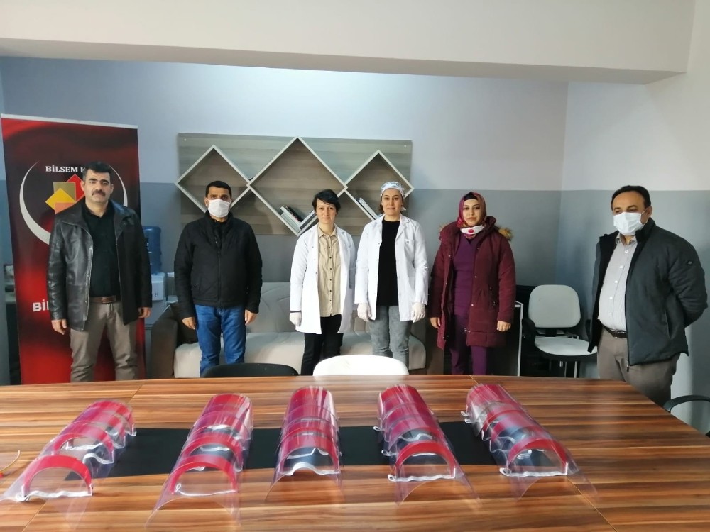 Üretilen maskeler sağlık müdürlüğüne teslim edildi 