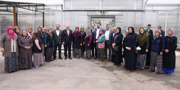Üretim aşkıyla tarladan seraya indiler