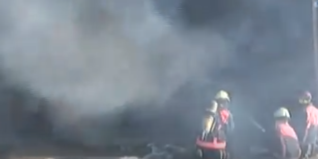 İstanbul'da yangın, itfaiyeler bölgeye sevk edildi