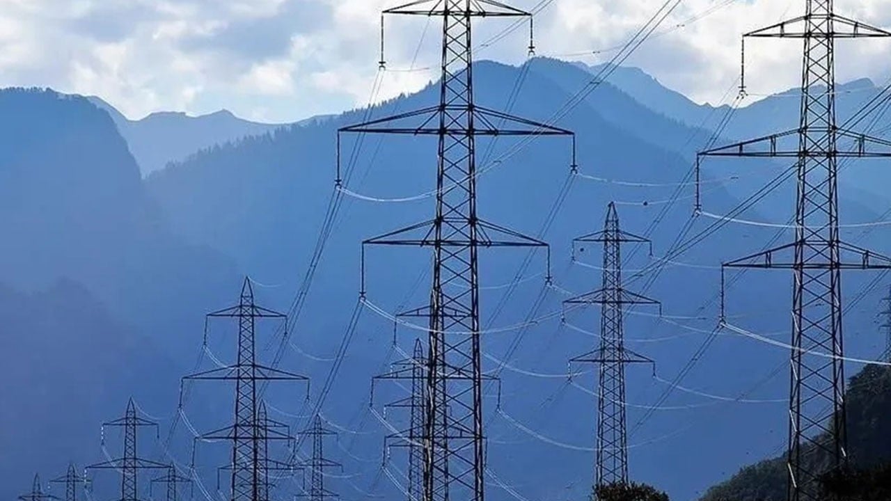 "Üretim yetersiz" diyenler mosmor oldu! Türkiye elektrikte tükettiğinden fazlasını üretti