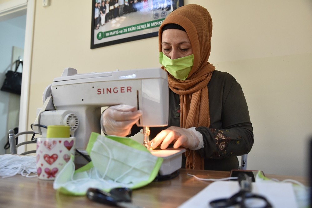 Ürettikleri maske sayısı 18 bin adete ulaştı 