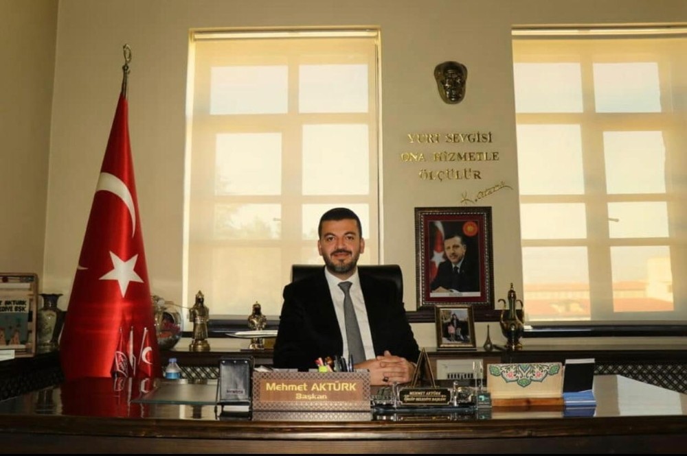 Ürgüp Belediye Başkanı Aktürk “Biz bize yeteriz” kampanyasına 3 maaş destek verdi 