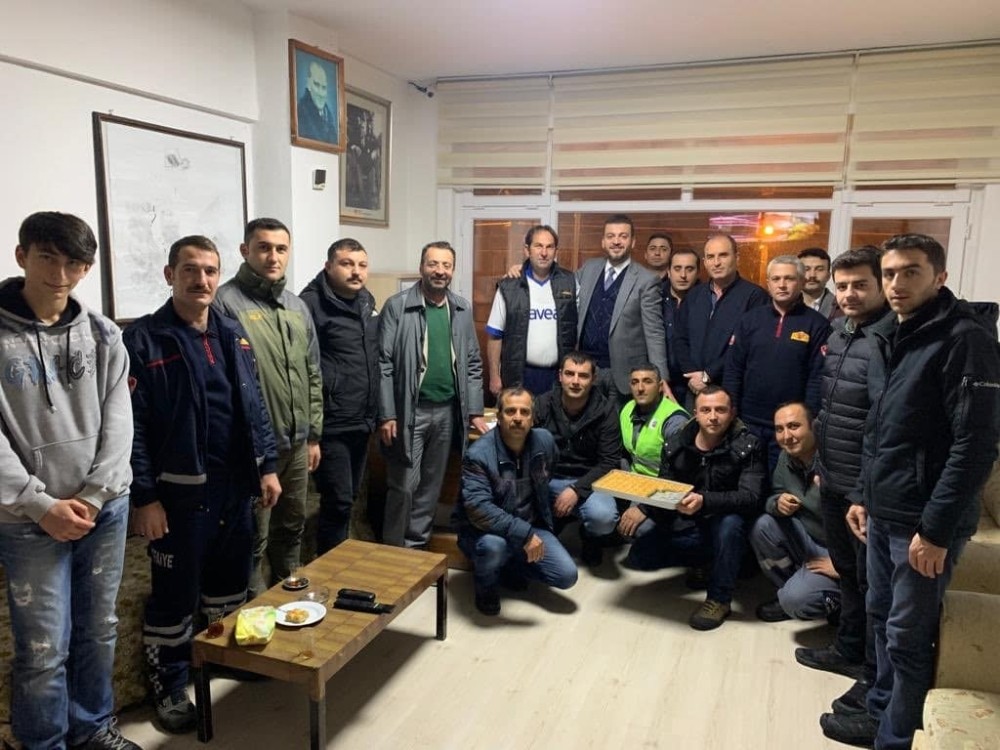 Ürgüp’te karla mücadele çalışmaları gece boyunca devam etti 