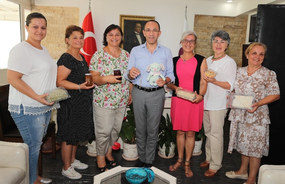Urlalı kadınlardan ’damla sakızı’ atağı 